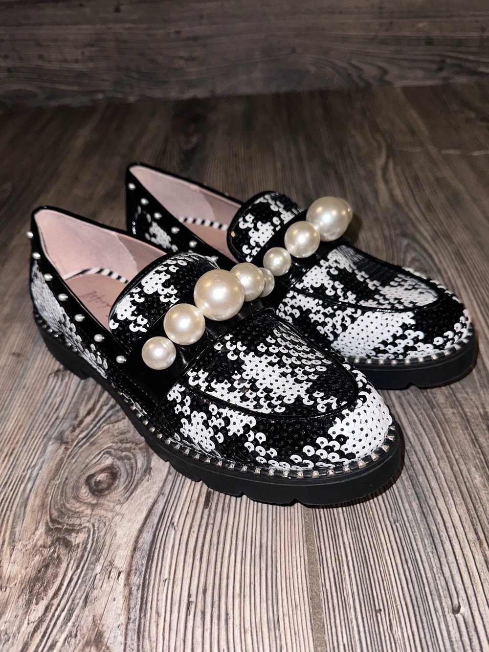 New Betsey Johnson Harloe Loafer Sequins Pearls Slip-on Round Toe Size 6.5 Heel
